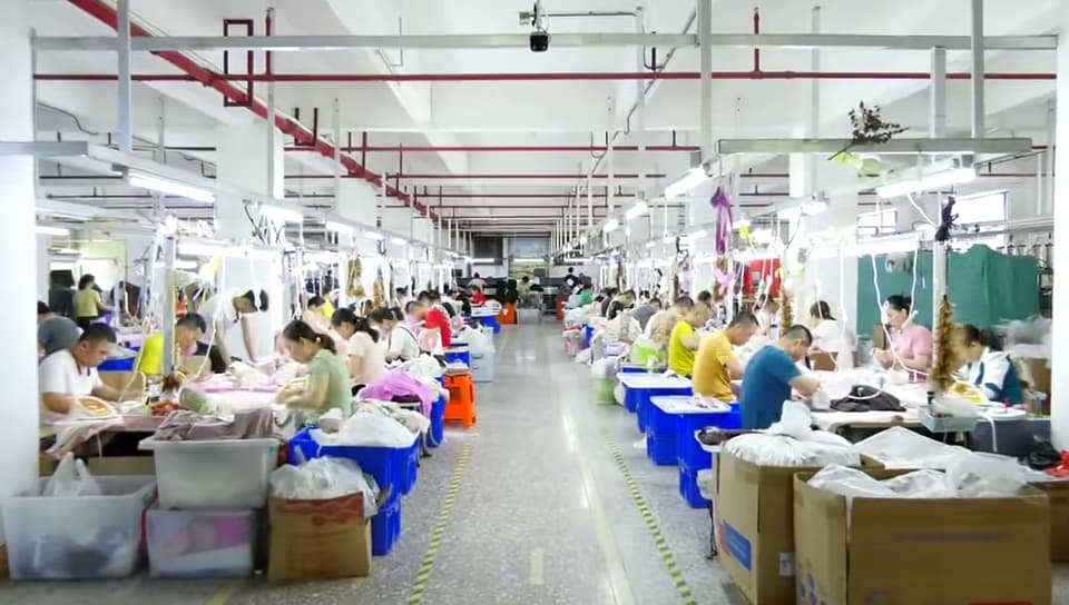 Xinnishi lingerie sewing workshop in Shantou
